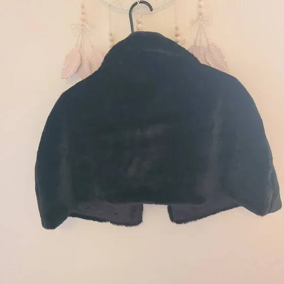 Karl Lagerfeld faux fur mob wife cape black new with tags Y2K vibes old money - Picture 3 of 6